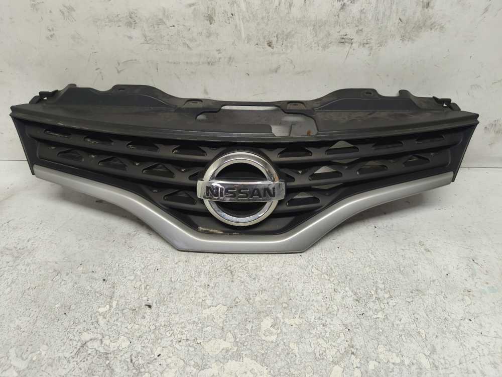 CALANDRE NISSAN - Vue 1